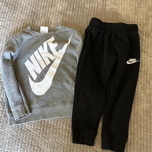 Nike Sweatshirt jogger set 5T